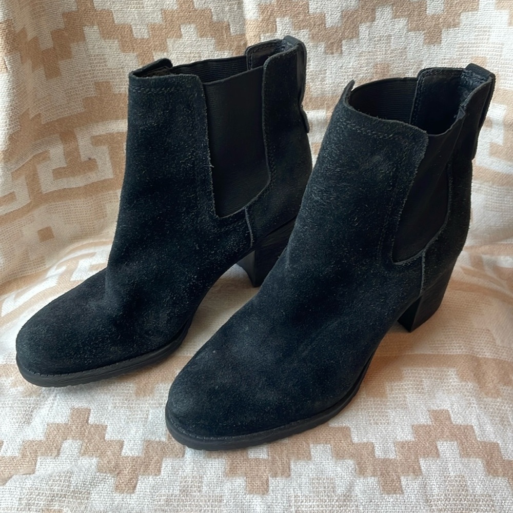 Sam Edelman 7.5 Black suede booties
